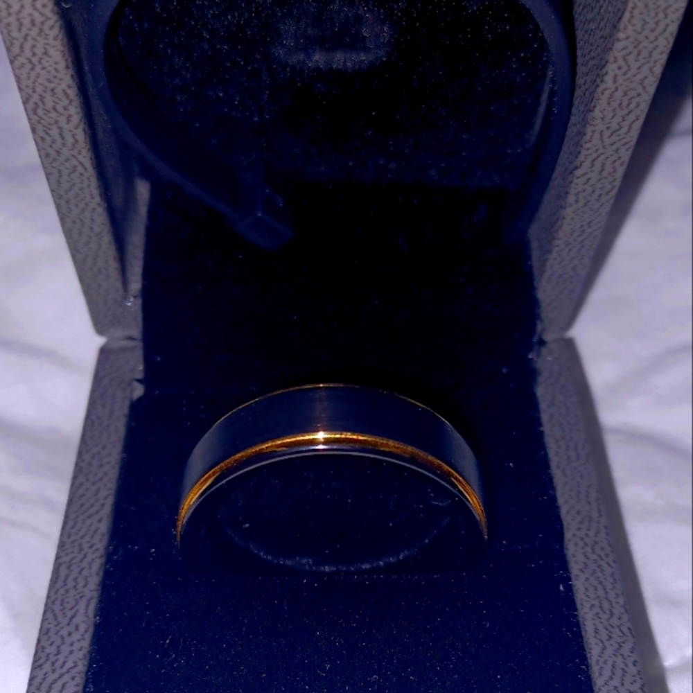 Size 14 gold and black ring